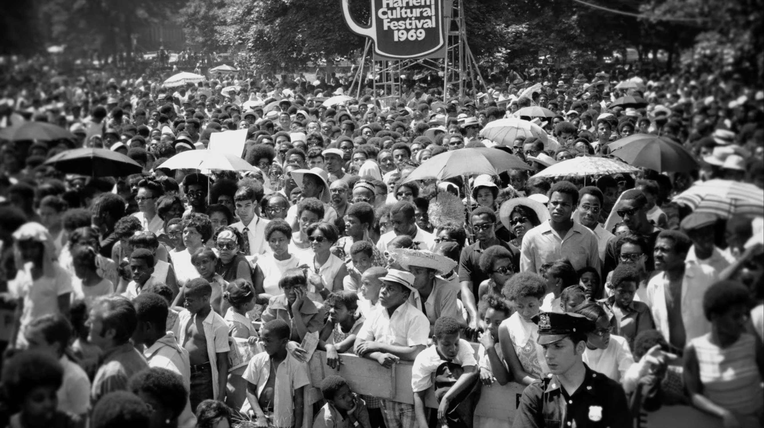 The crowd at the Harlem Cultural Festival 1969 at Mount Morris Park. Photo courtesy of Searchlight Pictures.